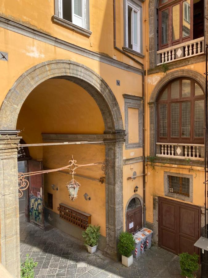 Bed and Breakfast Dimora Donna Elena By Ranieri Neapel Exterior foto