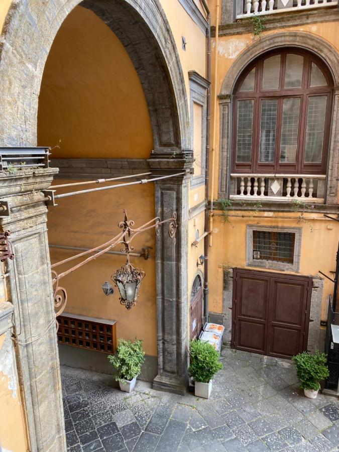 Bed and Breakfast Dimora Donna Elena By Ranieri Neapel Exterior foto