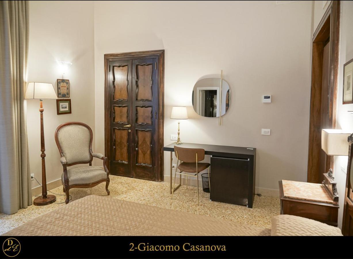 Bed and Breakfast Dimora Donna Elena By Ranieri Neapel Exterior foto